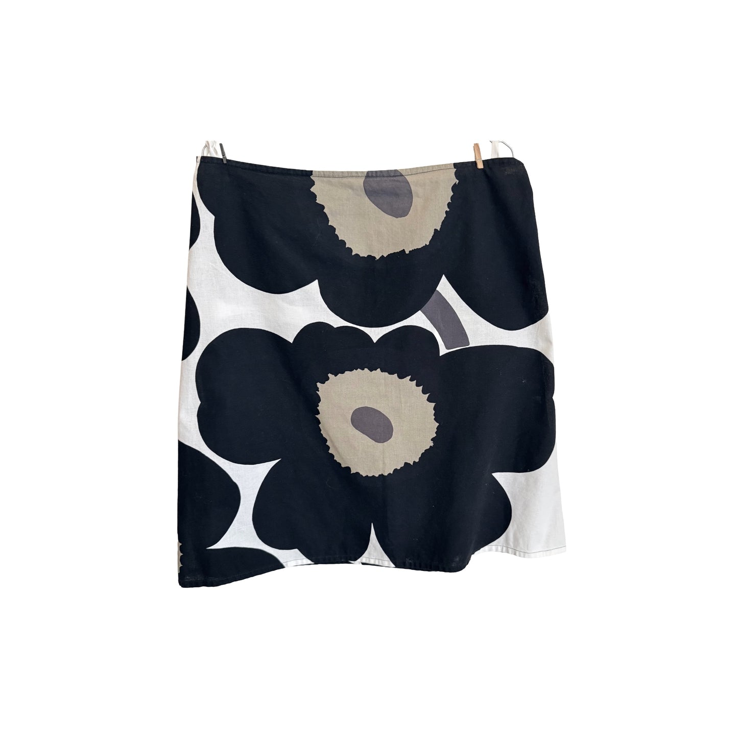 Puolihame Marimekko Unikko mustavalkoinen
