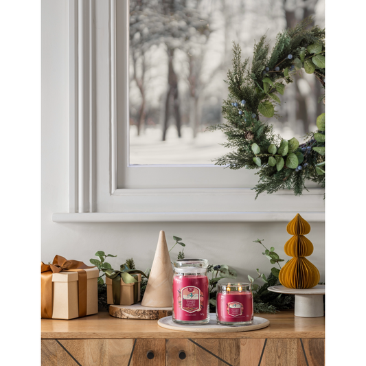 Yankee Candle Signature Santa on skis large tuoksukynttilä